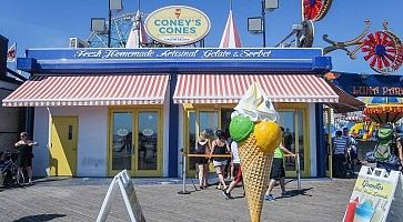 L'edificio di Coney's Cones.