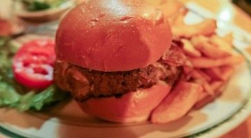 Hamburger da Jackson's Hole Burger.