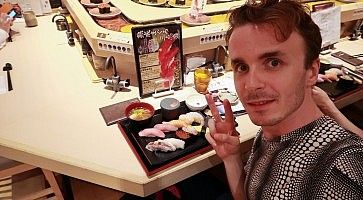 Marco Togni da Megumi Sushi a Shibuya.
