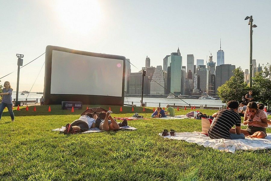 brooklyn-bridge-park-cinema-23