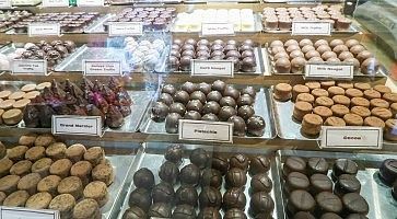 Cioccolatini da Teuscher Chocolate a New York.