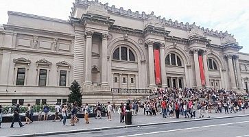 Il Metropolitan Art Museum di New York visto dall'esterno.