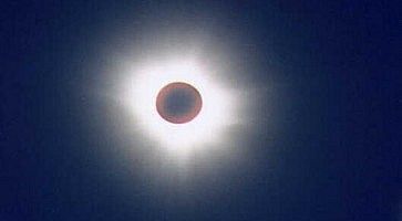 Eclissi di Sole totale.