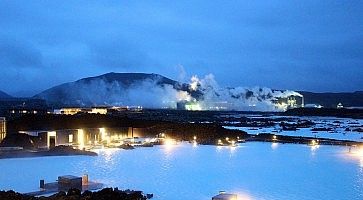 La Blue Lagoon in inverno dopo il calar del Sole.