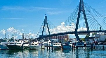 L'Anzac Bridge a Sydney.