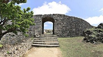 castello-nakagusuku