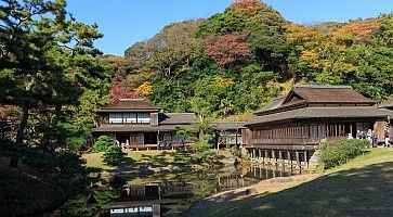 Il giardino Sankeien ed alcuni edifici tradizionali.