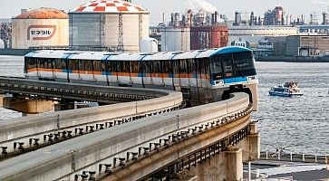 Treno monorotaia che collega il centro di Tokyo all'aeroporto di Haneda.