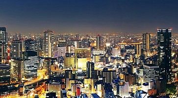 Panorama di Osaka di notte.