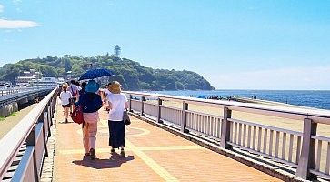 Il ponte che porta verso l'isola di Enoshima.