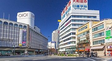 Strade di Ikebukuro, vicino al grande magazzino Marui.