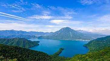 Vista del lago Chuzenji a Nikko.