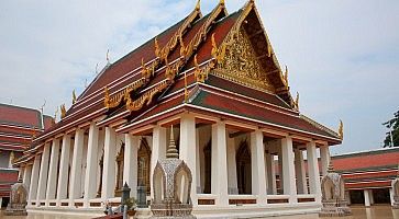 Il tempio Wat Saket.
