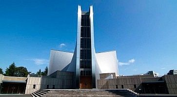 Esterno della cattedrale di Santa Maria a Tokyo.